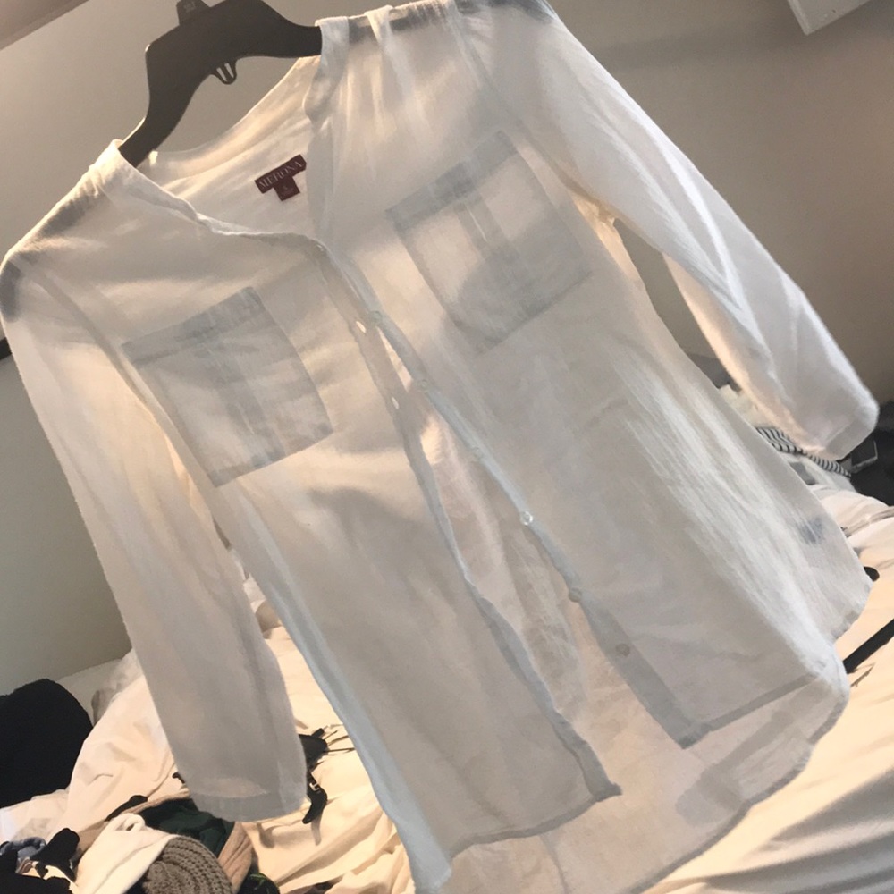White pocket top